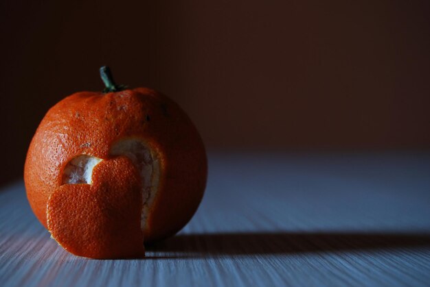 Photo close-up of apple on table