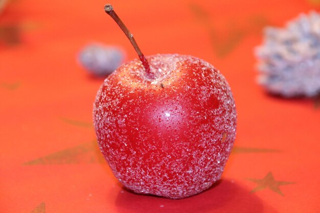 Photo close-up of apple on table