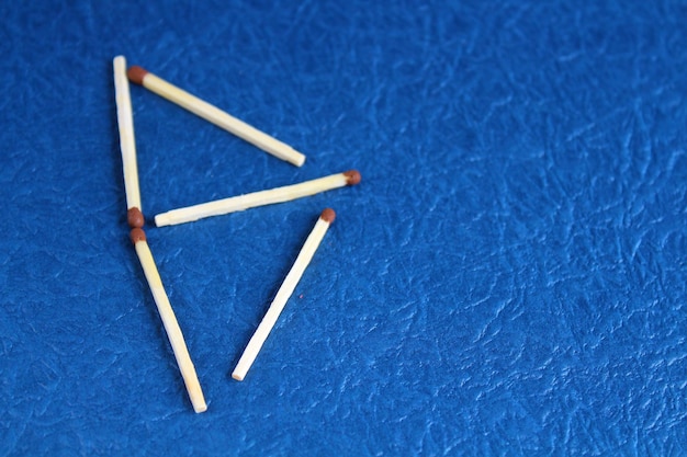 Photo close up of a arrow symbol