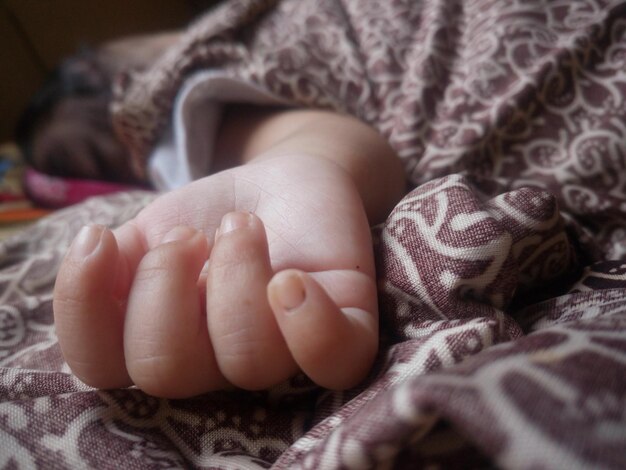 Foto close-up del bambino sul letto