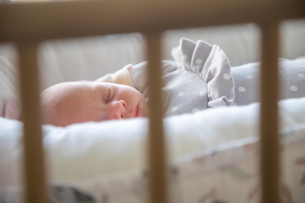 Foto prossimo piano del bambino che dorme