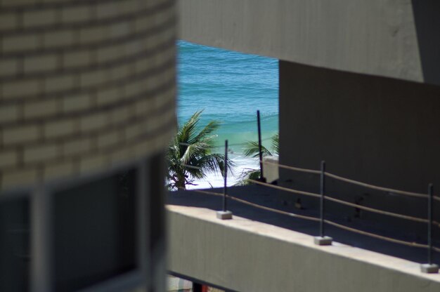 Photo close-up of balcony against sea