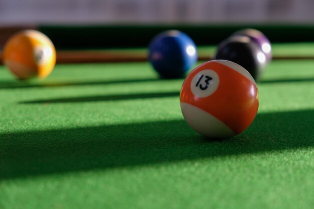 Photo close-up of ball on table