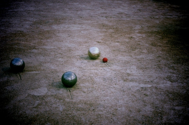 Photo close-up of balls on the ground