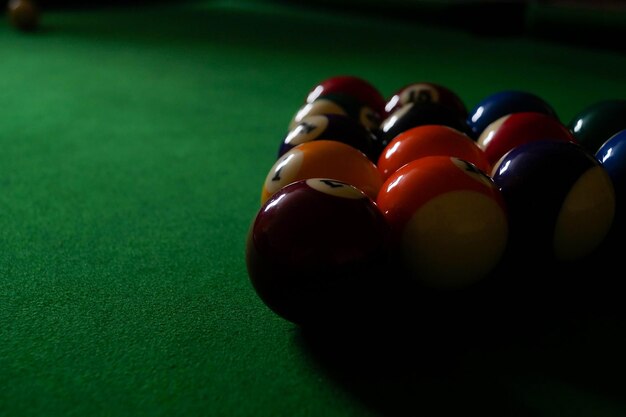 Photo close-up of balls on pool table