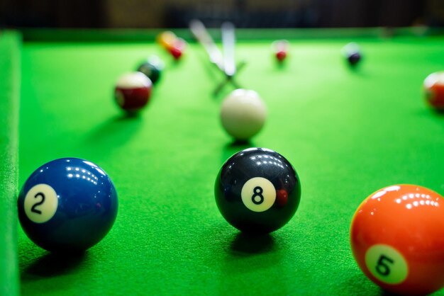 Photo close-up of balls on table