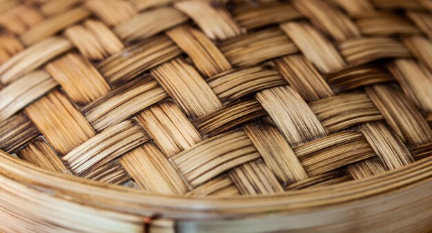 Photo close-up of a bamboo steamer pot