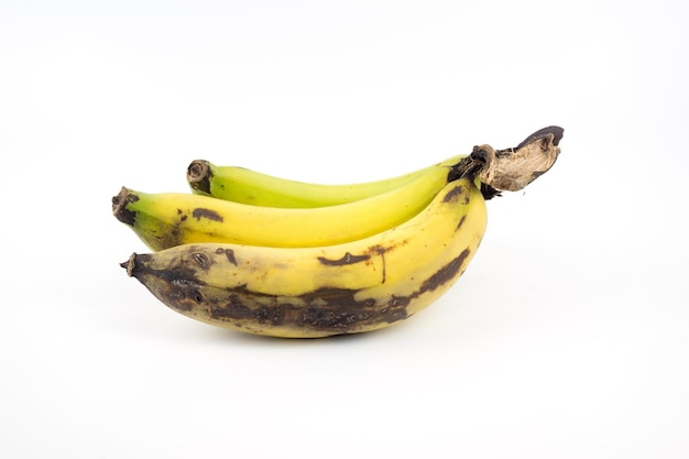 Foto close-up di banane su sfondo bianco