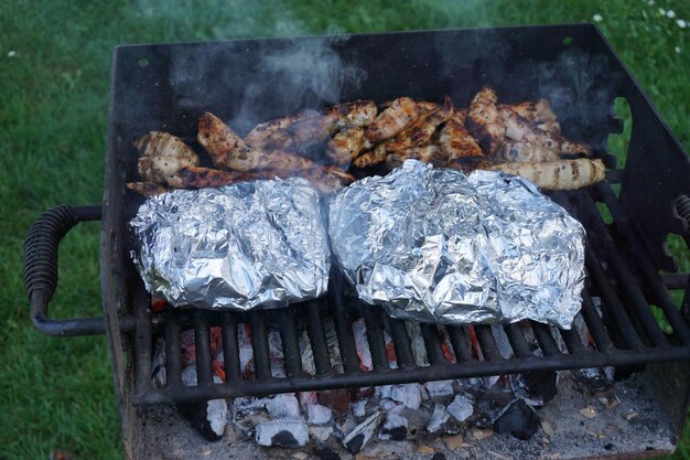 Photo close-up of barbecuing food