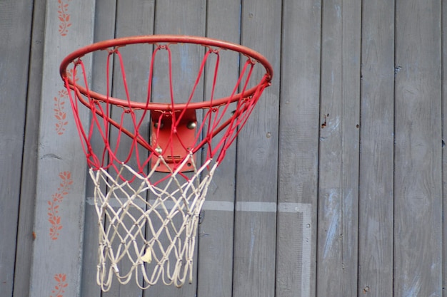 Foto close-up di un cerchio da basket