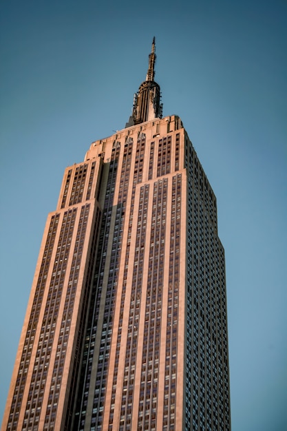 Close-up beeld van het Empire State Building enorme gebouwen prachtige wolkenkrabbers in New York