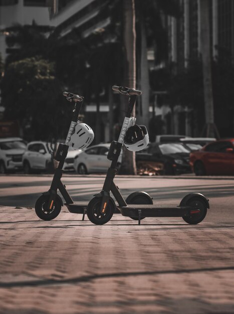 Photo close-up of bicycle on street