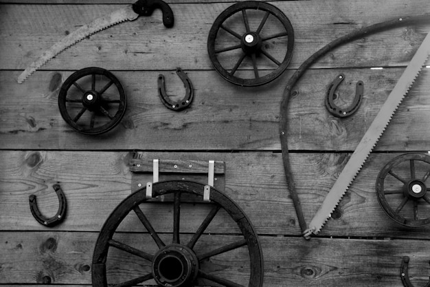 Foto close-up di una bicicletta sul muro