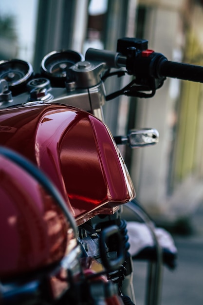 Foto prossimo piano della ruota di una bicicletta