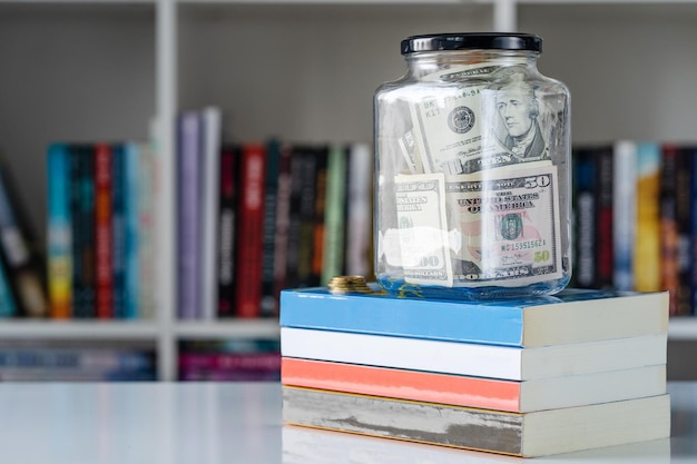 Photo close-up of books on table