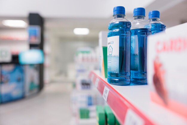 Photo close-up of bottles in store