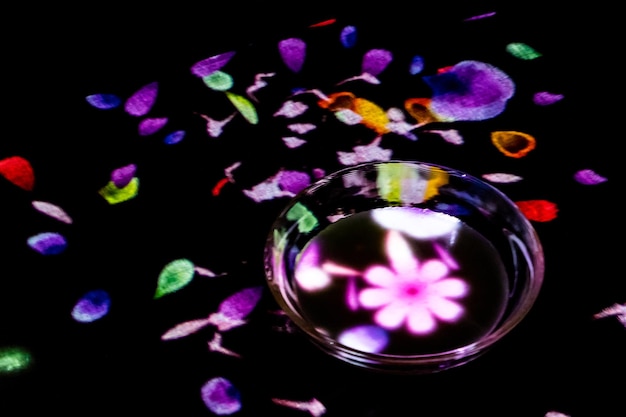 Photo close-up of bowl on patterned table