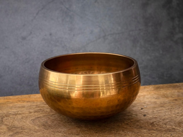 Photo close-up of bowl on table