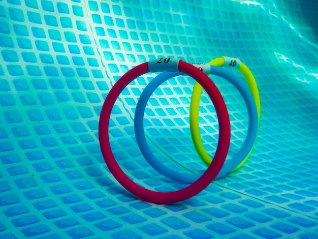 Photo close-up of bracelets on table