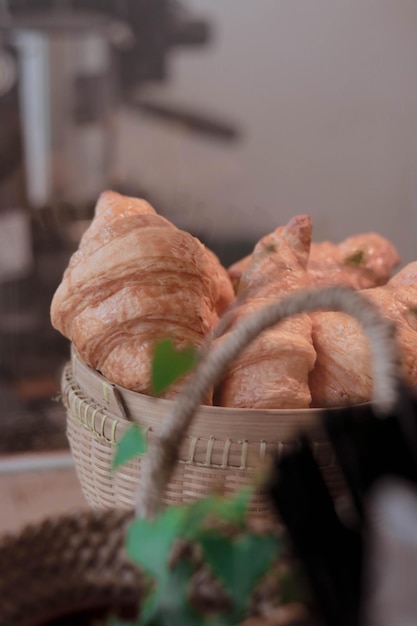 Photo close-up of bread in basket