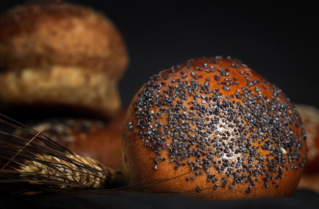 Photo close-up of bread in glass on table