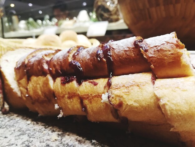 Photo close-up of bread in plate