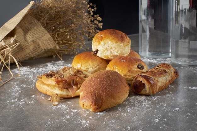 Photo close-up of bread on table