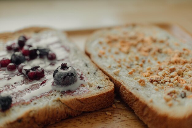 Photo close-up of bread on table