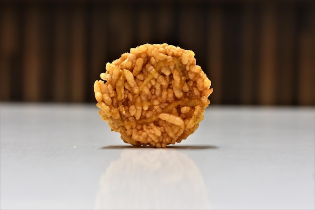 Photo close-up of bread on table