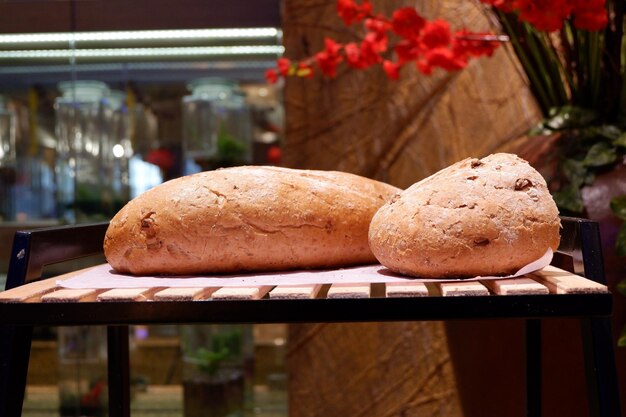 Photo close-up of bread on table