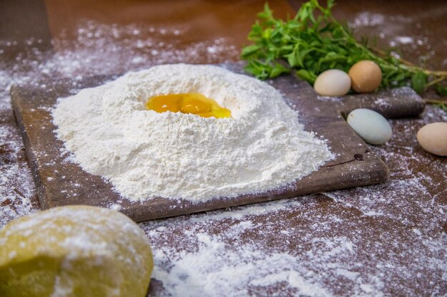 Foto prossimo piano del pane sulla tavola