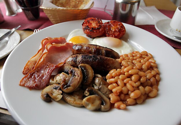 Photo close-up of breakfast in plate