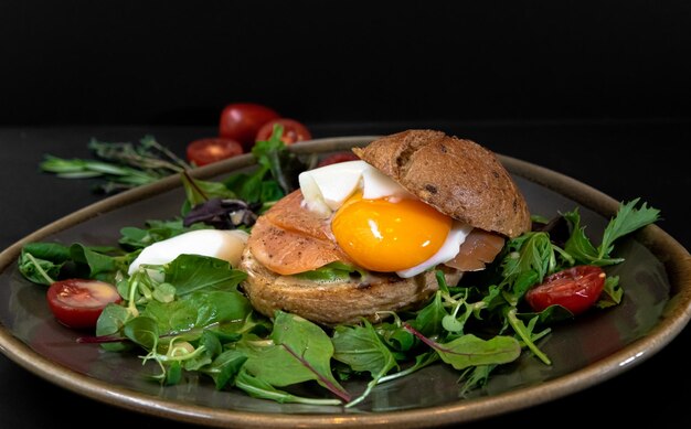 Photo close-up of breakfast served in plate