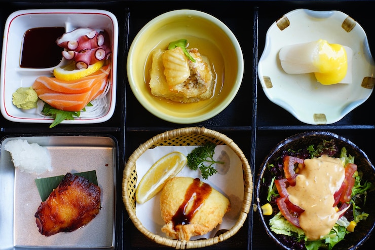 Photo テーブルで提供される朝食のクローズアップ