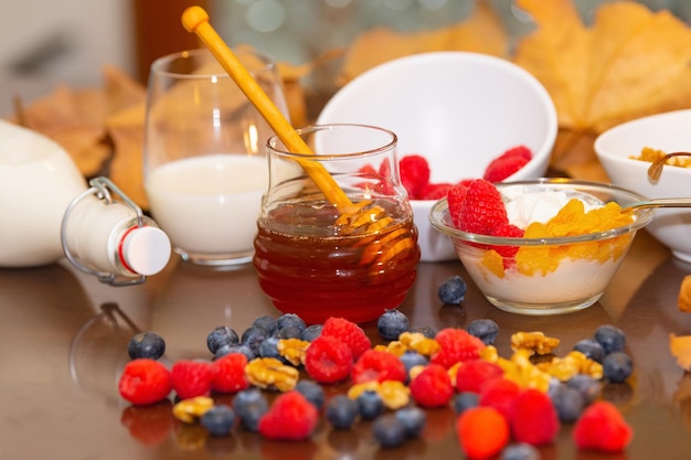 Photo close-up of breakfast on table