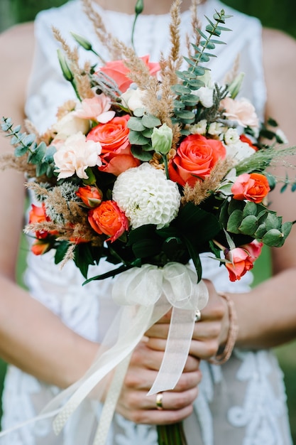 close up bride bouquet