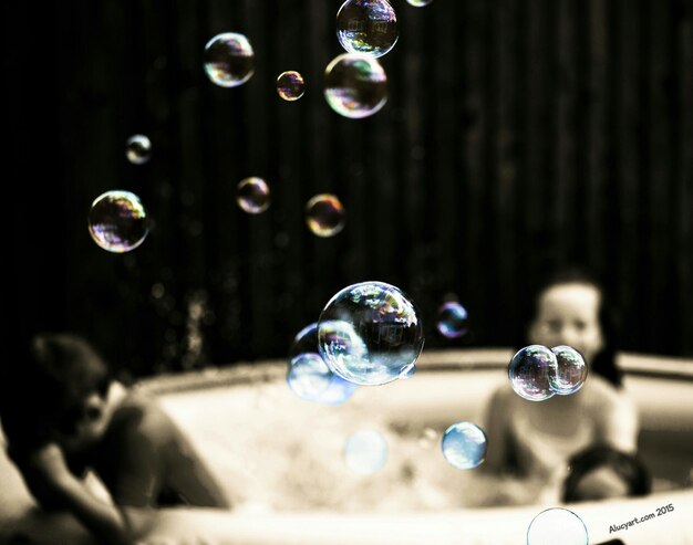 Photo close-up of bubbles in water