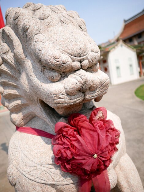 Foto close-up della statua di buddha