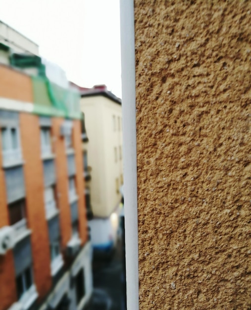 Foto prossimo piano dell'edificio contro il cielo