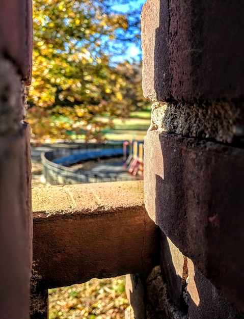 Foto close-up di una struttura costruita contro il cielo