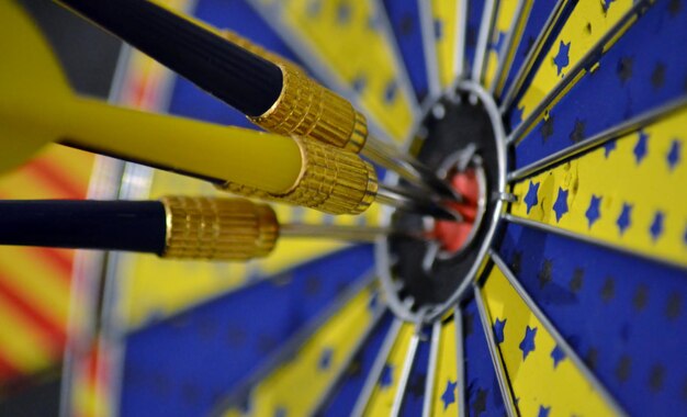 Photo close-up of bulls-eye dartboard