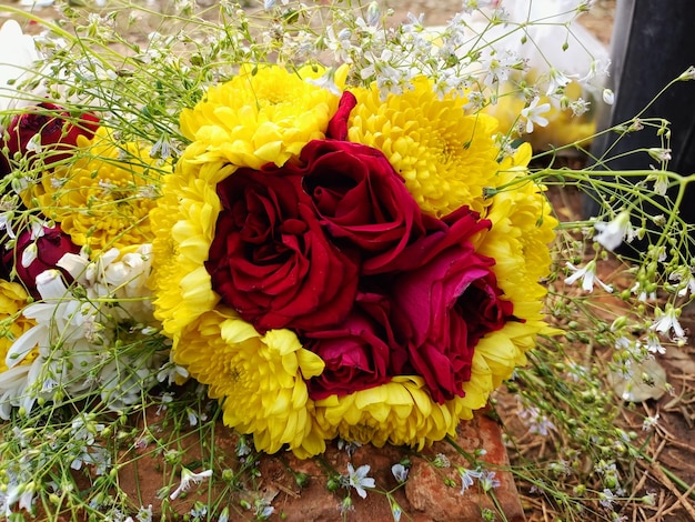 A close up of a bunch of flowers