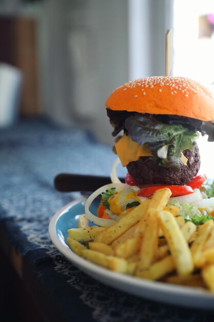 Photo close-up of burger in plate