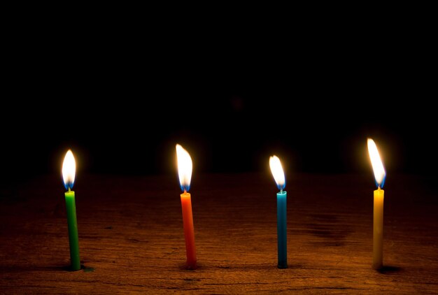 Photo close-up of burning candles