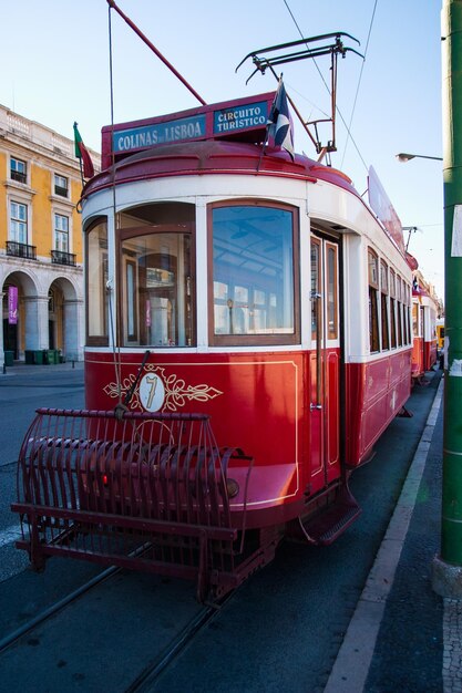 Photo close-up of cable car in city