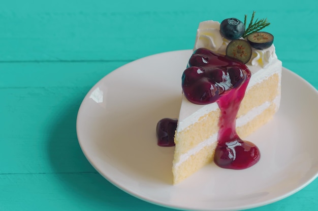 Foto prossimo piano della torta sul piatto