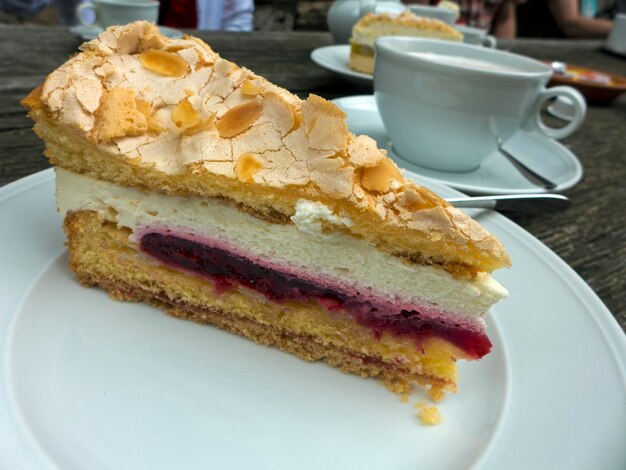 Foto close-up di una torta servita in tavola