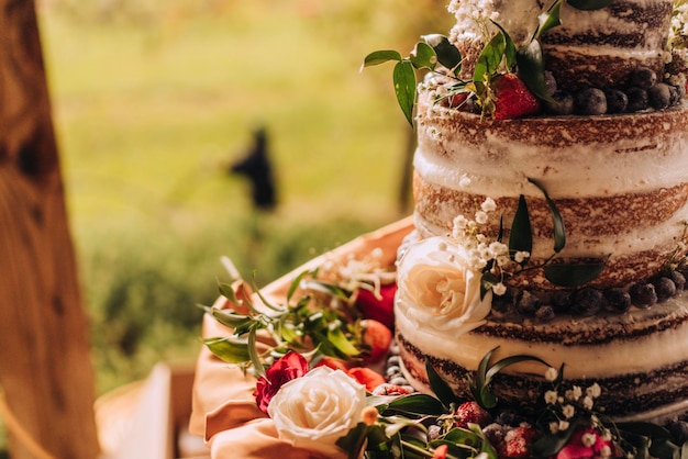 Foto close-up della torta servita sul tavolo