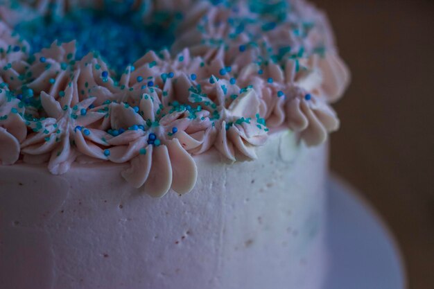 Foto prossimo piano della torta sul tavolo