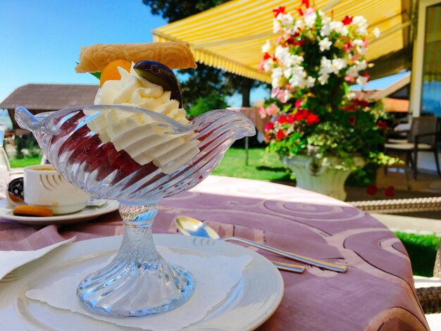 Foto prossimo piano della torta sul tavolo